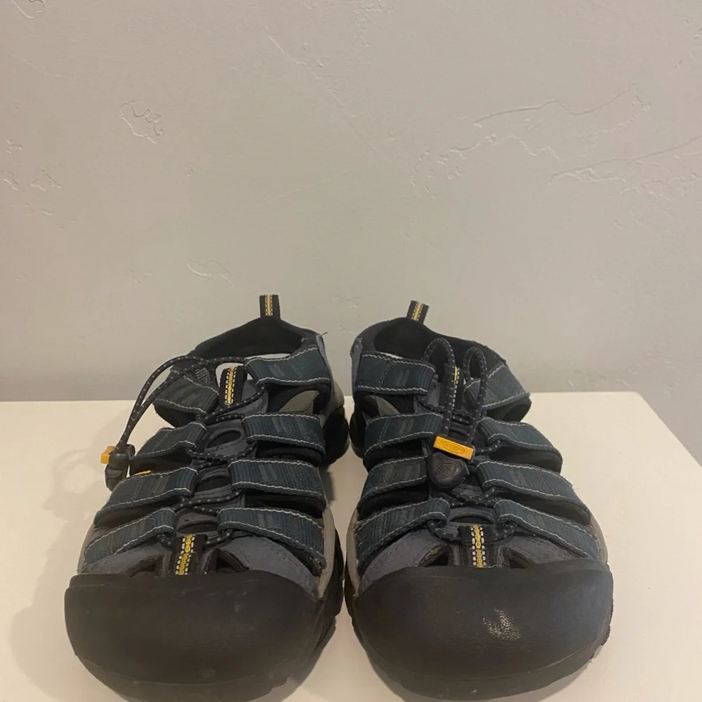 Keen outdoor sandals - 8.5